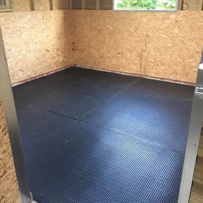 RUBBER FLOORS FOR STABLES
