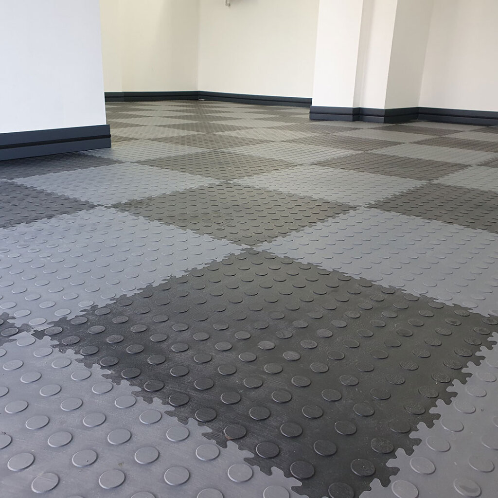 The Pros and Cons of Rubber Flooring